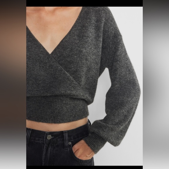 ARITZIA Winifred Dear Sweater in Limited Edition Heather Charcoal. NWT - Picture 4 of 7